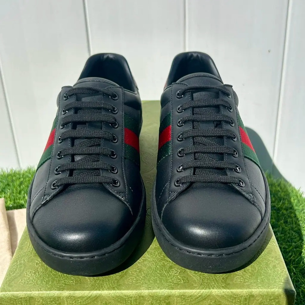 Gucci Black Sneakers with Red and Green Accents - Picture 2 of 9